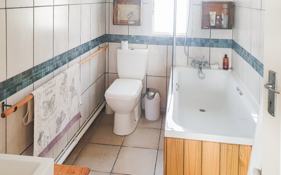 6 Bedroom Property for Sale in McDougall